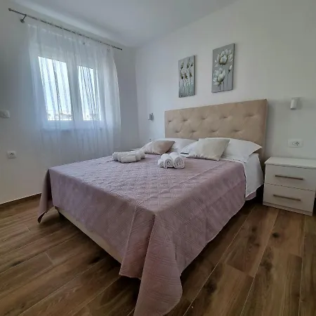 Happiness Daire Trogir