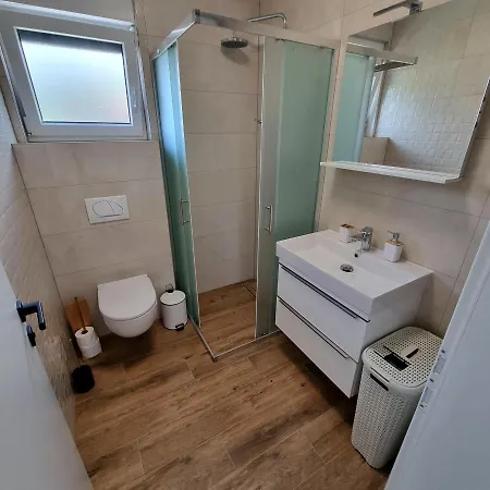 Happiness Трогир