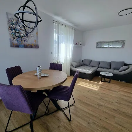 Happiness Апартаменты *