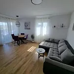 Happiness Διαμέρισμα *