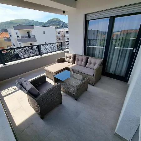 Happiness Apartment *