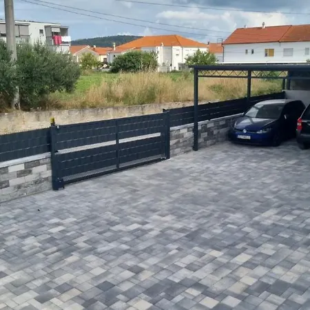 Happiness Apartment *